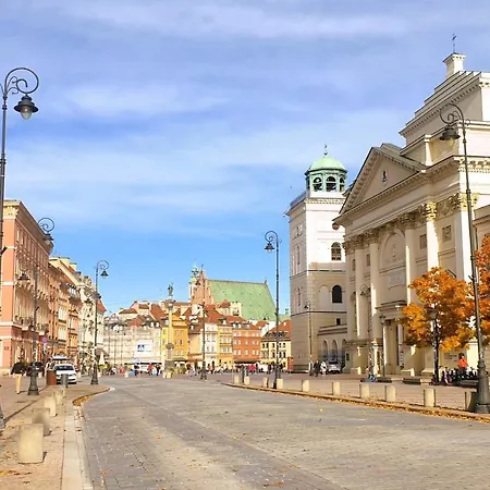 Krakowskie Przedmiescie 57 Warszawa, Near Old Town ワルシャワ