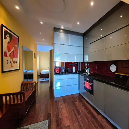 Krakowskie Przedmiescie 57 Warszawa, Near Old Town * ワルシャワ