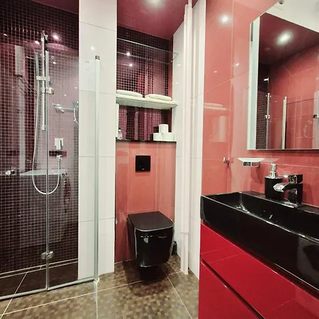 Krakowskie Przedmiescie 57 Warszawa, Near Old Town アパート ワルシャワ